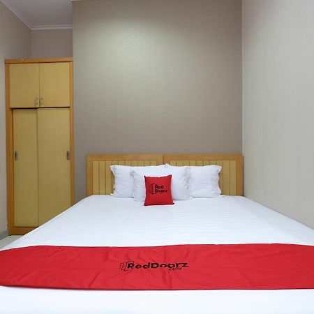 Reddoorz Plus Near Simpang Lima Semarang Ngoại thất bức ảnh